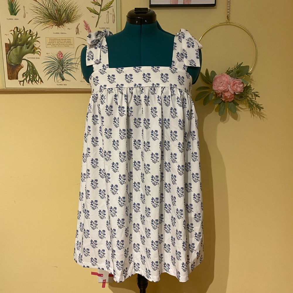 Floral Print Sleeveless Top